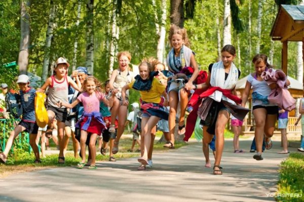 Школьники летом