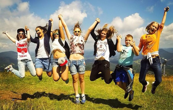 Фон для рекламы детского лагеря