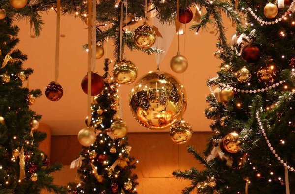 Нарядная елка