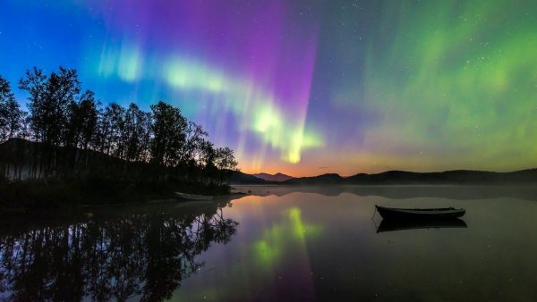 Полярное сияние на Кольском полуострове