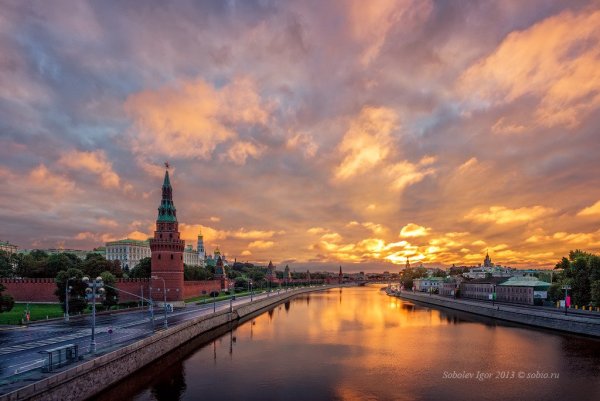 Утро в Москве