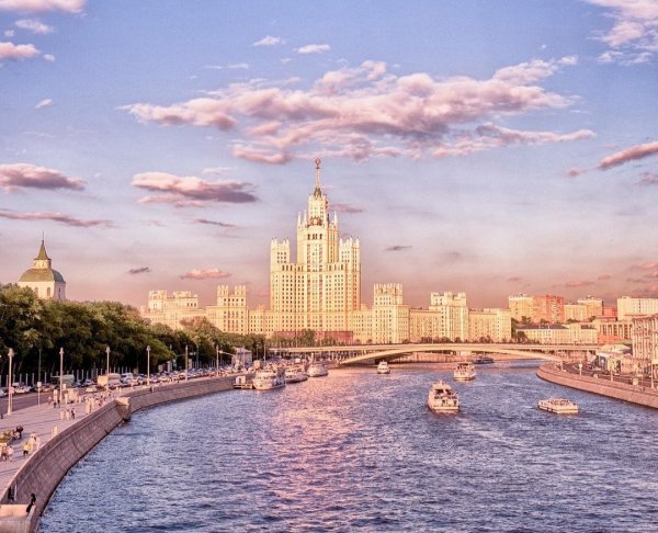 Летнее утро в Москве