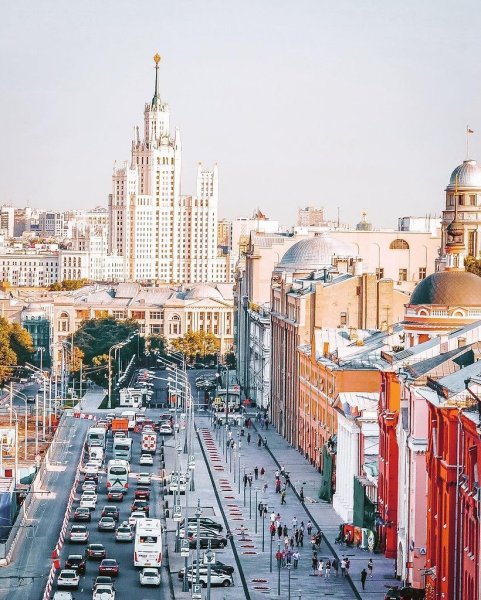 Летнее утро в Москве