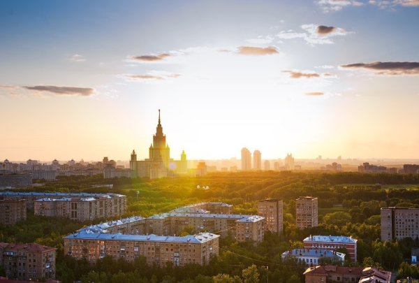 Солнечное утро в Москве