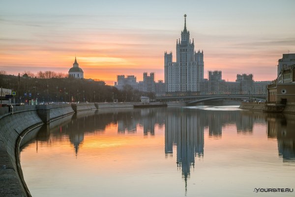 Утро в городе