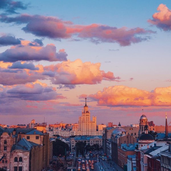 Солнечное утро в Москве