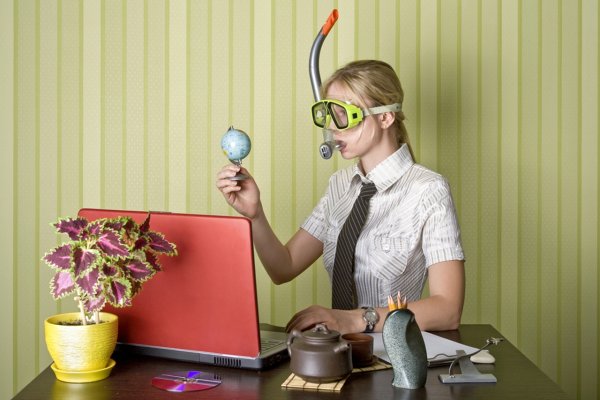 Лето а ты на работе