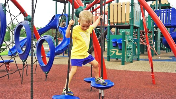 Игровые площадки в Астрахани