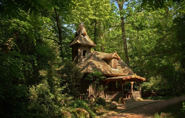 Красивая дача