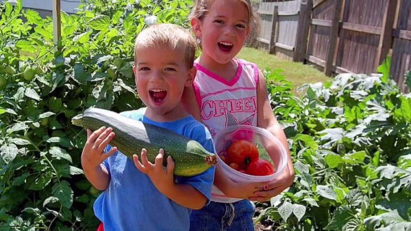 Детки на даче