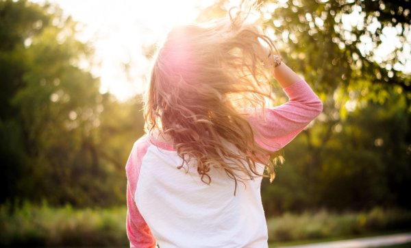 Девушка сзади