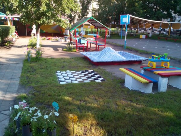Украшение спортивной площадки в ДОУ