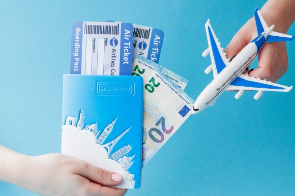 Авиабилеты в руках