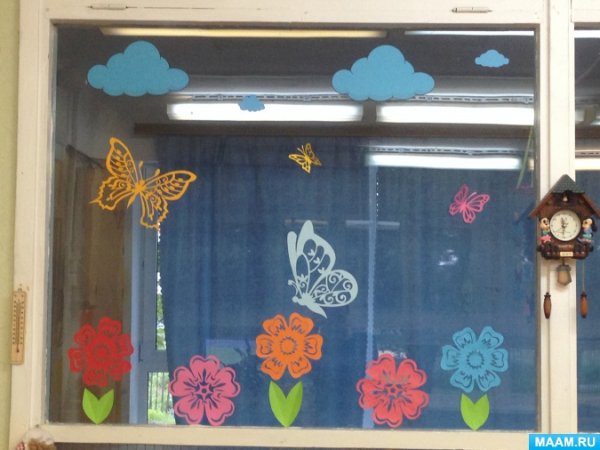 Весеннее украшение окон в детском саду