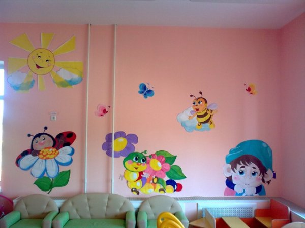 Декор стен в детском саду