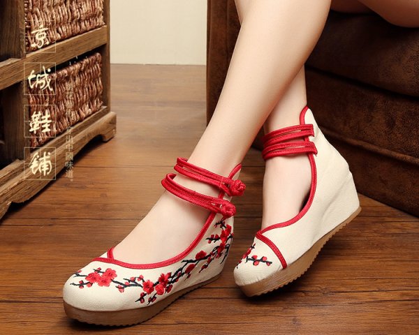 Оригинальная женская обувь