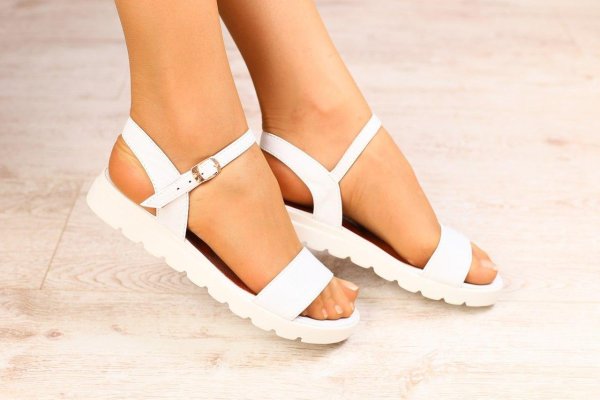 Летние босоножки женские