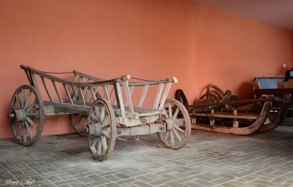 Готовь сани летом пословица