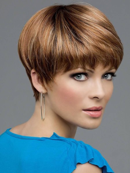 Стрижка Боб-Гарсон на средние волосы для женщин