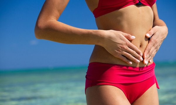 Живот плоский с улыбкой