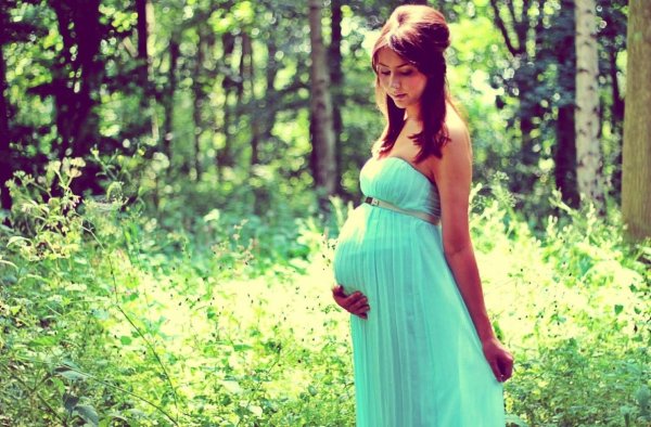 Фотосессия беременности в воде