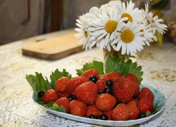 Доброе утро земляника ромашки