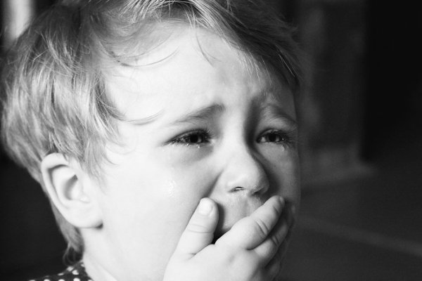 Грустный ребенок