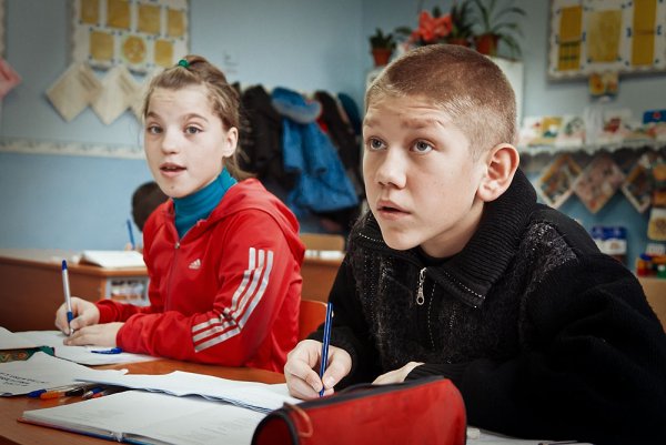 Мама с двумя детьми