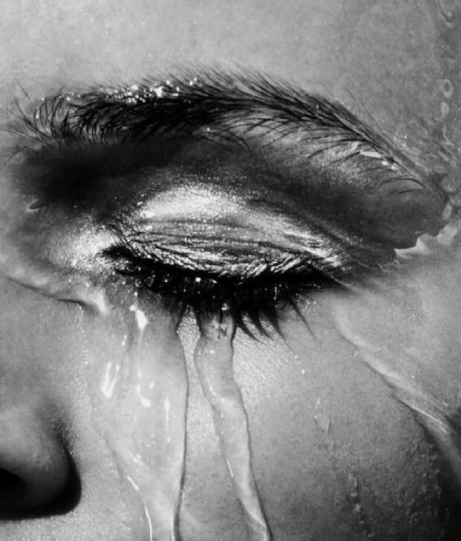 Плачет дождь