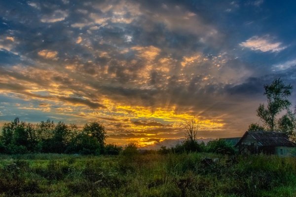 Вечернее небо в деревне