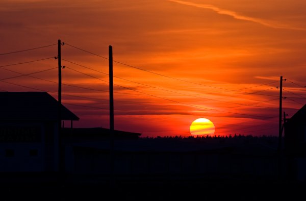 Красивый закат в деревне