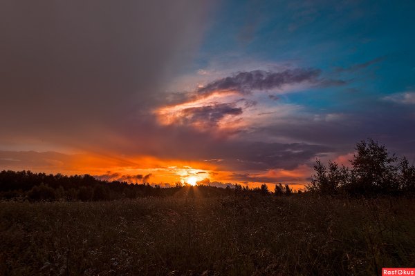 Летний закат в деревне