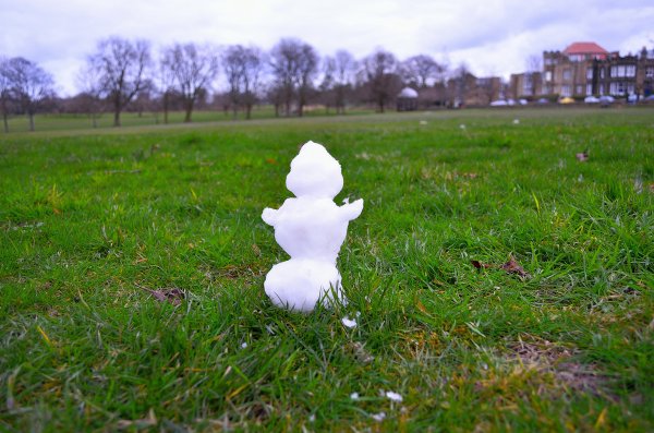 Новогодний Снеговик