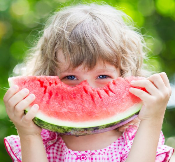 Арбуз на море