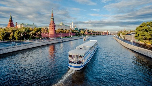 Вечерняя прогулка на теплоходе по Москве реке