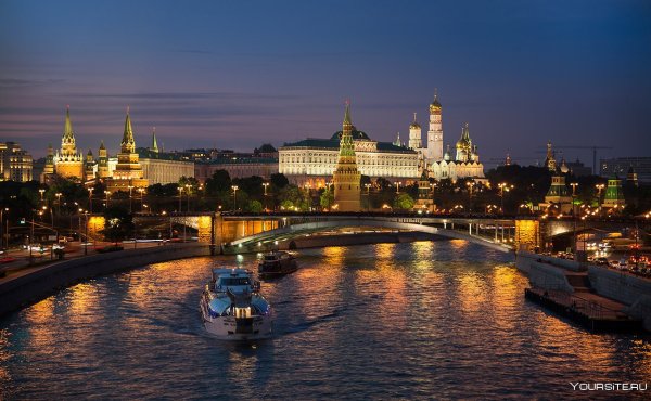 Манежная площадь Москва лето