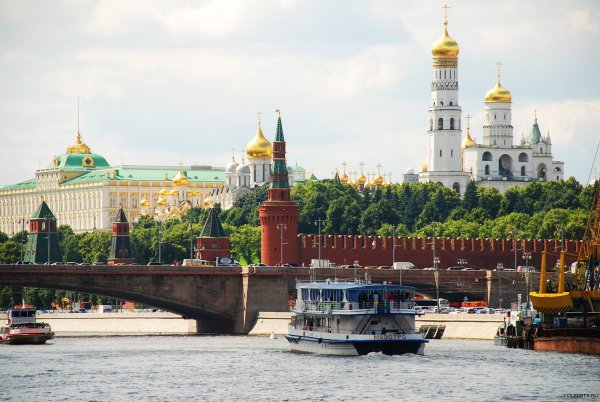 Москва река Кремль