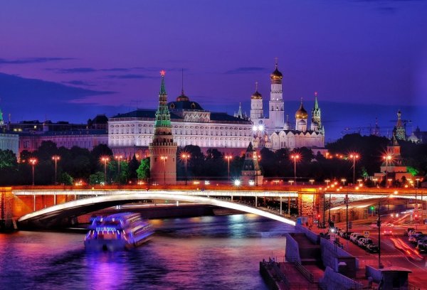 Вечерняя Москва летом