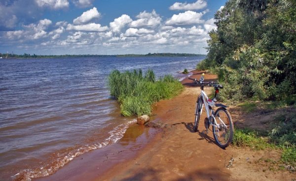 Река Волга пляж