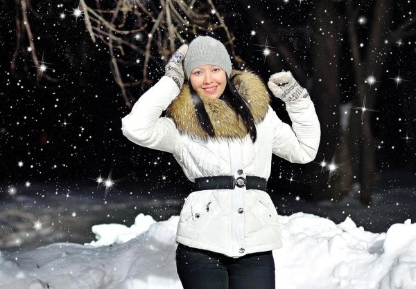 Девушка в зимней куртке