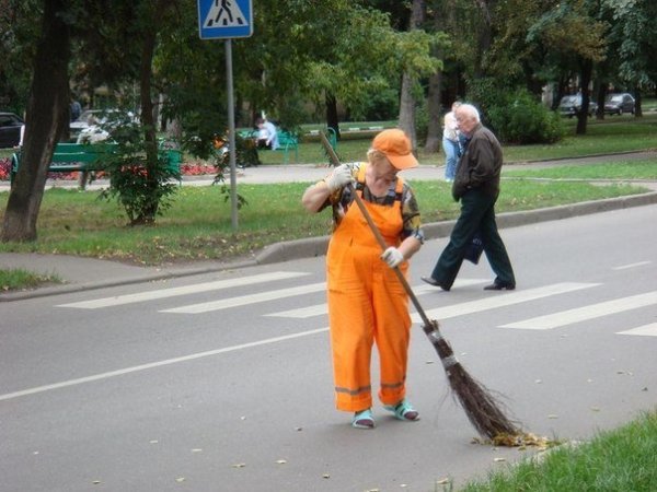 Дворники на улице