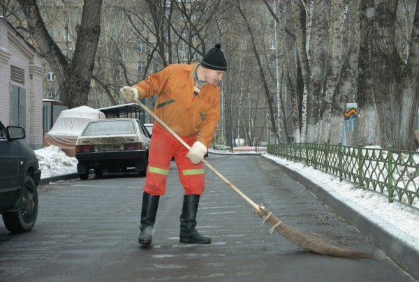 Уборка территории детского сада