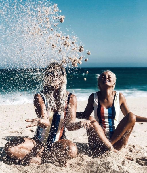 Веселье на пляже