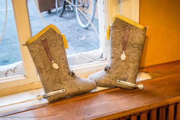 Дети в деревне зимой