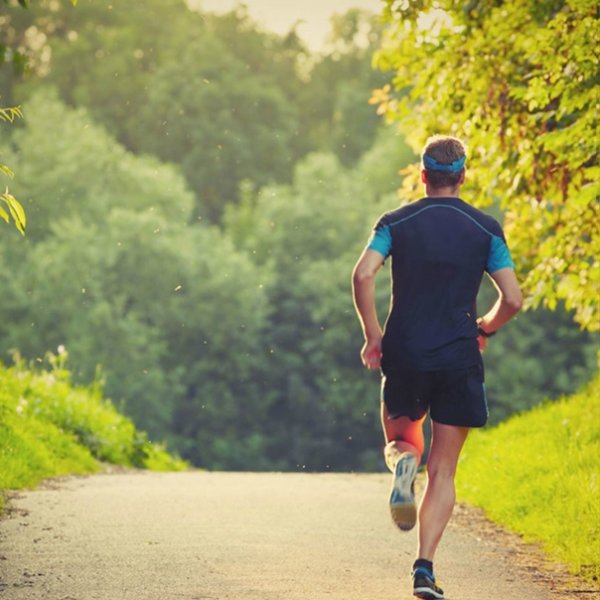 Стремительная девушка