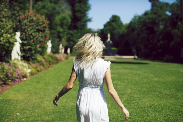 Блондинка со спины