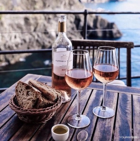 Вино и море