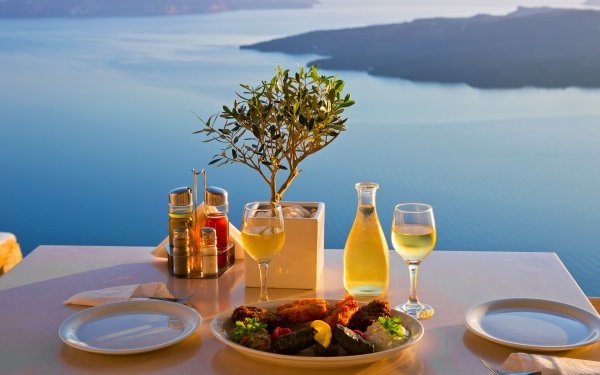 Обед с видом на море