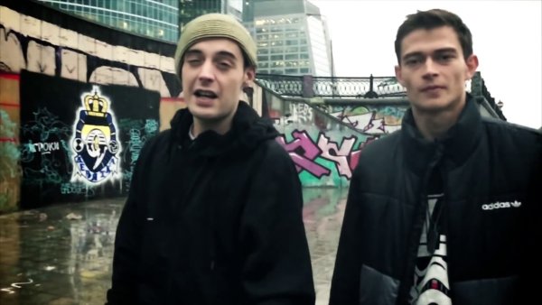 Влюбленные под дождем гиф