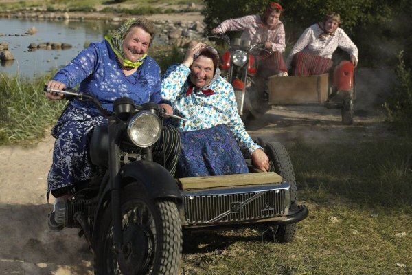 Женщина на грядке